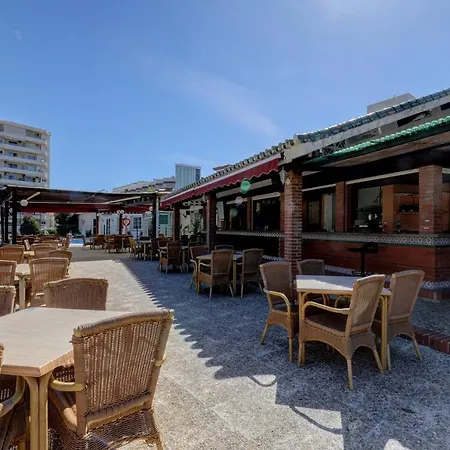 071 - Beachside Perfect For A Family Getaway * Torremolinos