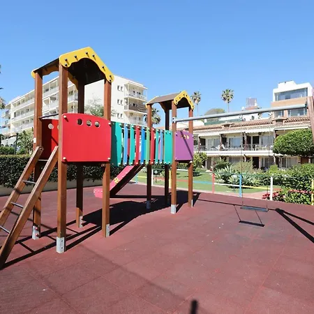 071 - Beachside Perfect For A Family Getaway * Torremolinos