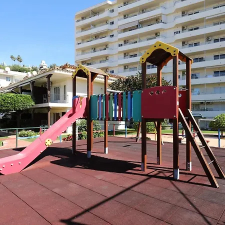 071 - Beachside Perfect For A Family Getaway * Torremolinos