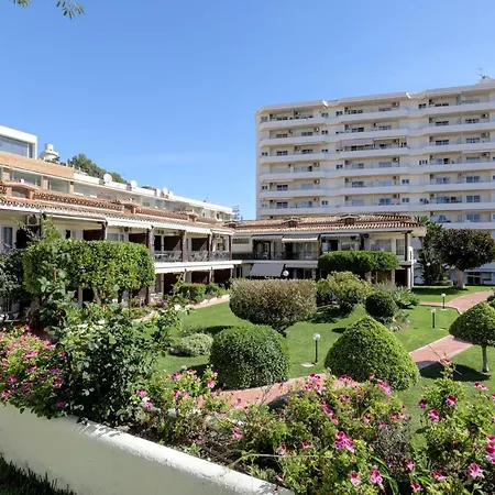 071 - Beachside Perfect For A Family Getaway Torremolinos