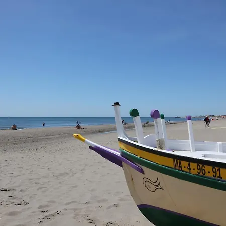 071 - Beachside Studio Perfect For A Family Getaway Torremolinos